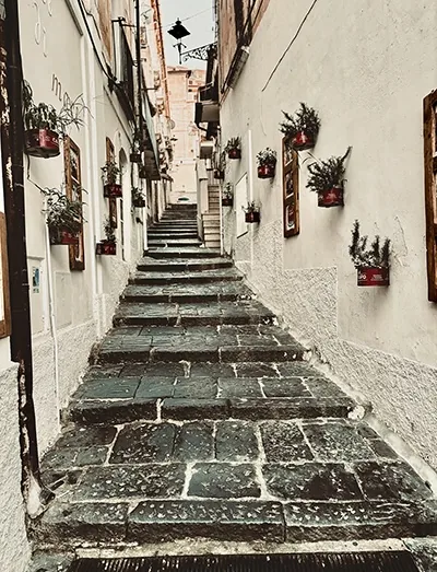 Ruelle en escaliers d’un village