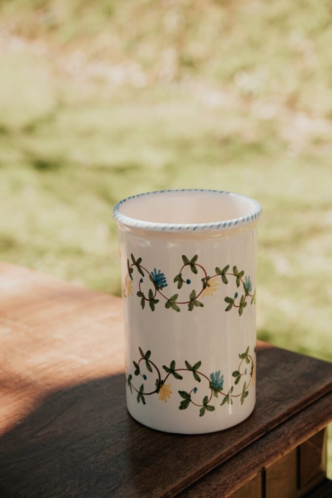 Vase céramique artisanale Nonno Mio motif Fiori di Campo façonné peint main décoration