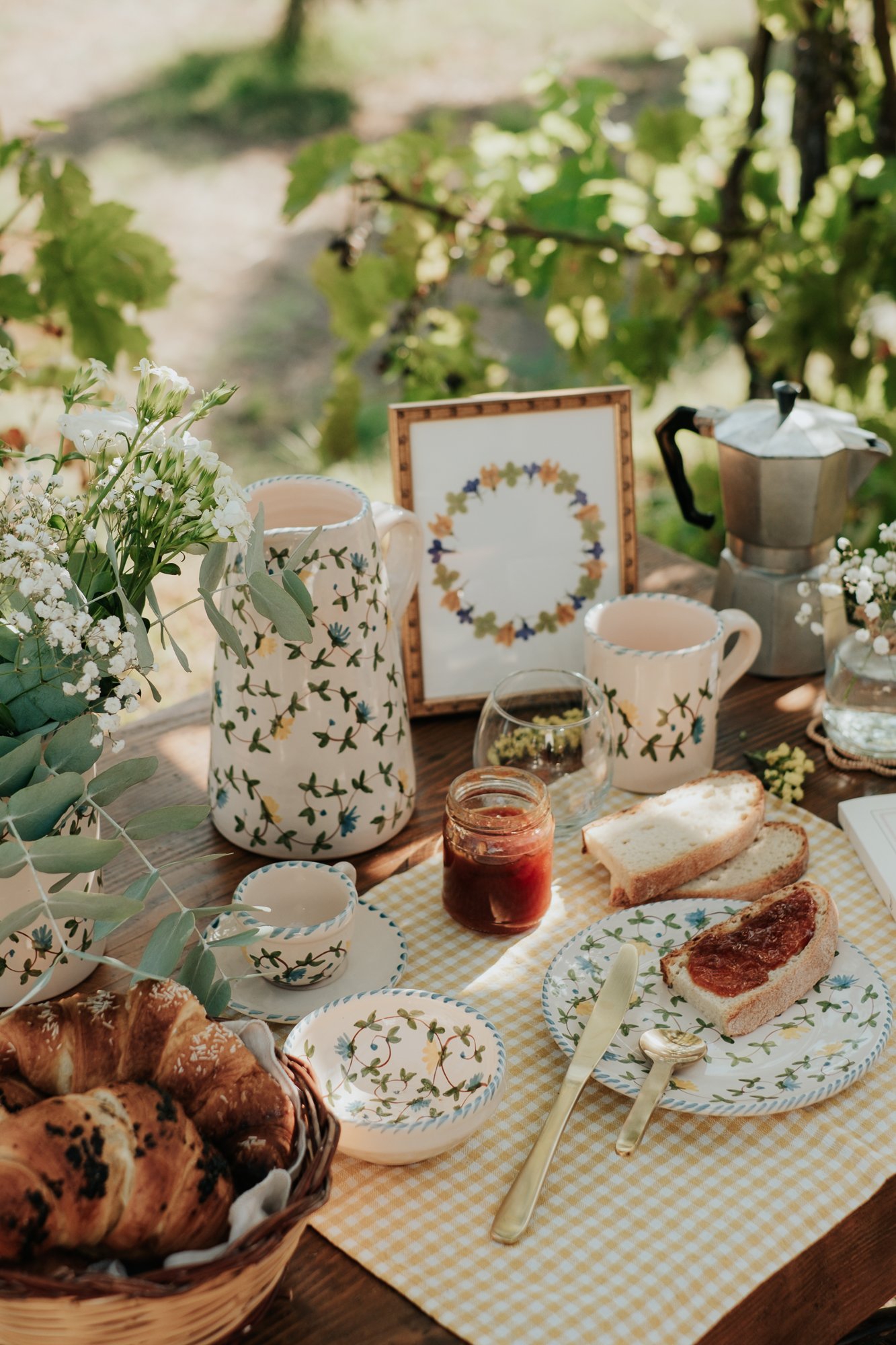 Carafe céramique artisanale Nonno Mio motif Fiori di Campo modelée main bec verseur