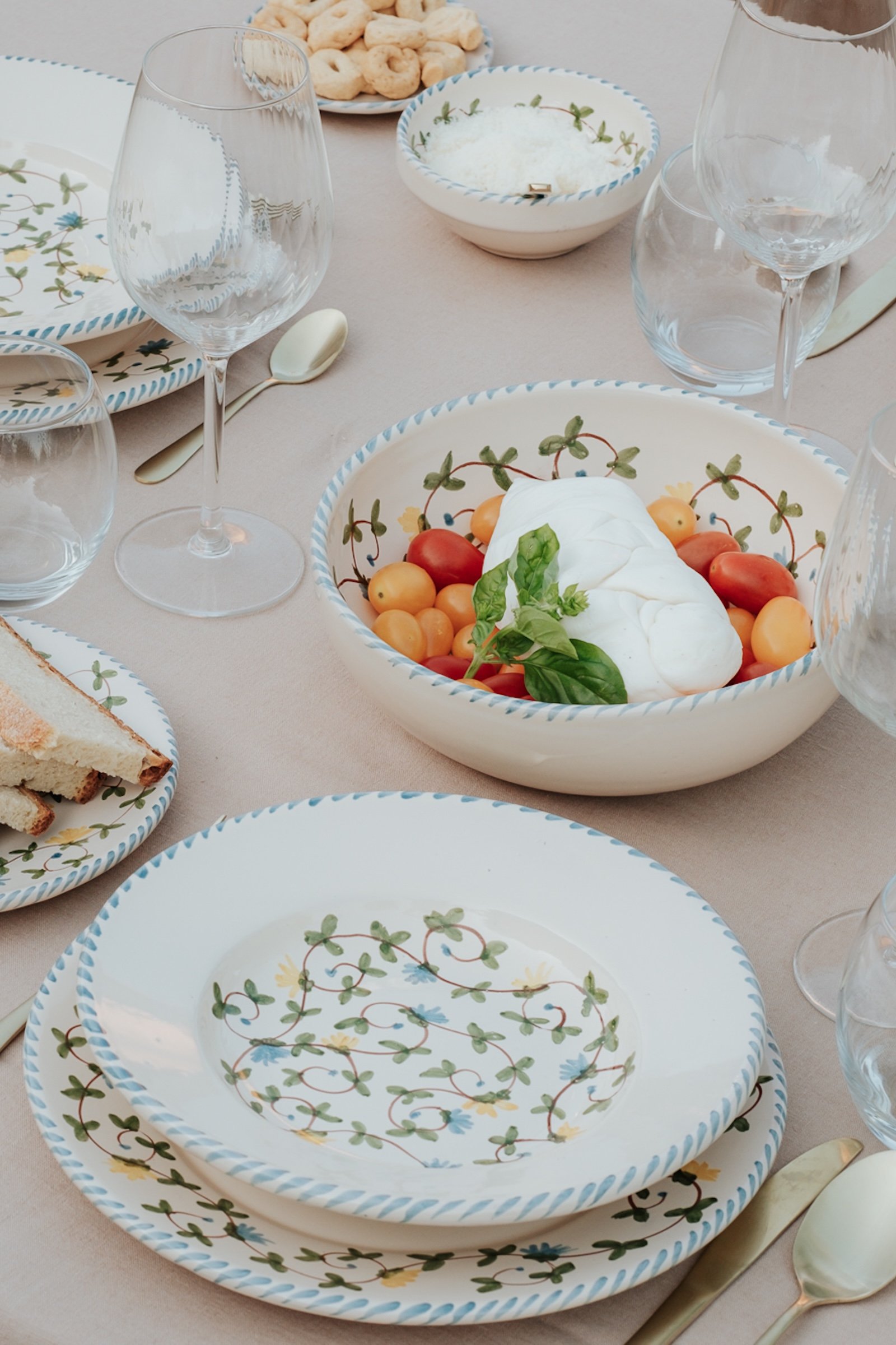 Saladier céramique artisanale Nonno Mio motif Fiori di Campo grand format fait main