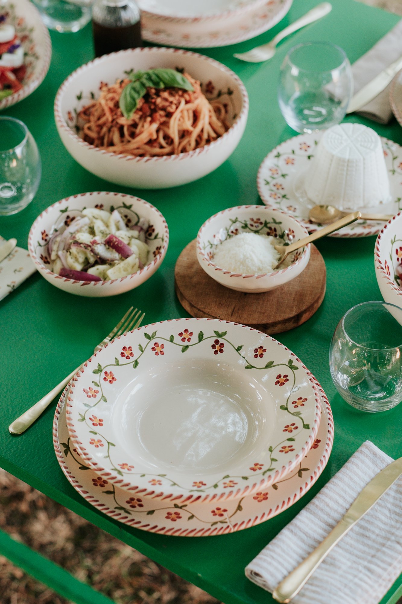 Assiette creuse céramique artisanale Nonno Mio motif Profumo di Primavera vert fait main