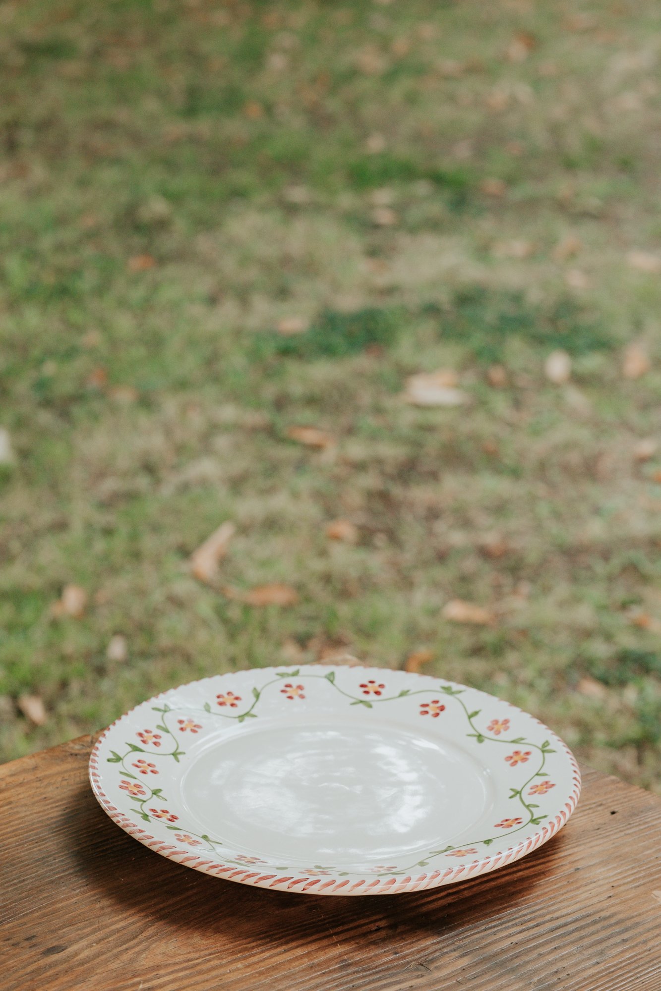 Assiette plate céramique artisanale Nonno Mio motif Profumo di Primavera vert tendre fait main