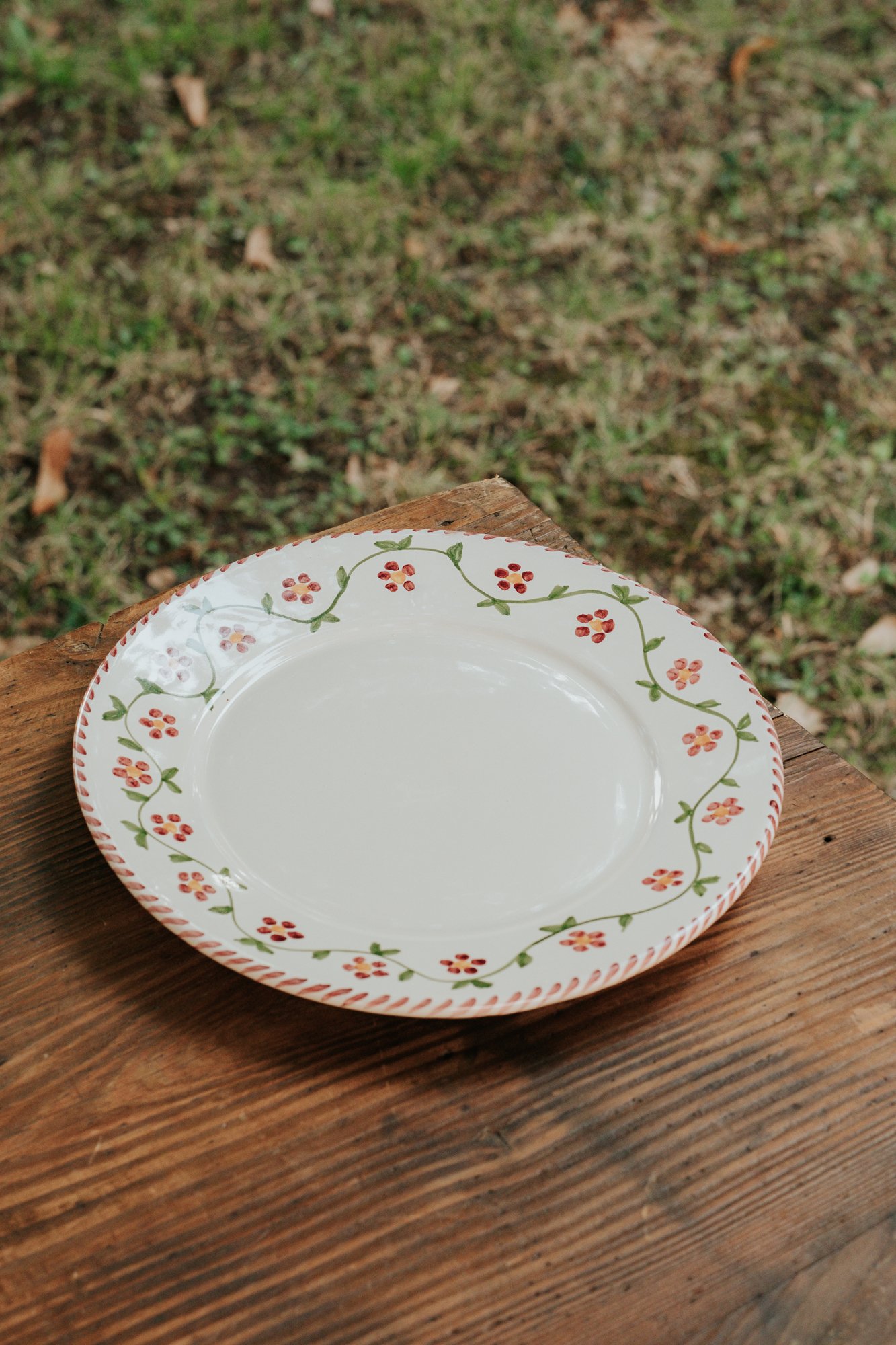 Assiette plate céramique artisanale Nonno Mio motif Profumo di Primavera vert tendre fait main