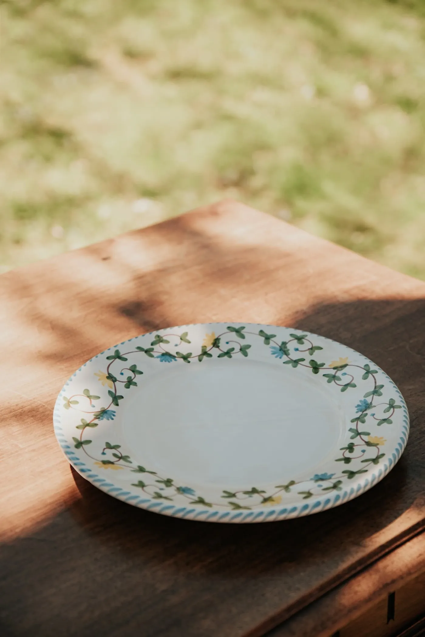 Assiette plate Fiori di Campo, céramique peinte à la main